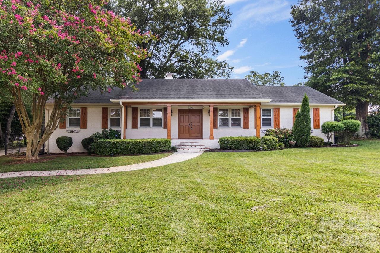 7030 Delta Lake Dr., Charlotte, NC 28215