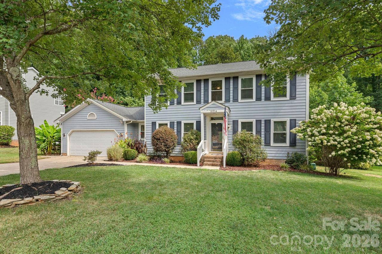 16214 Amber Field Dr., Huntersville, NC 28078