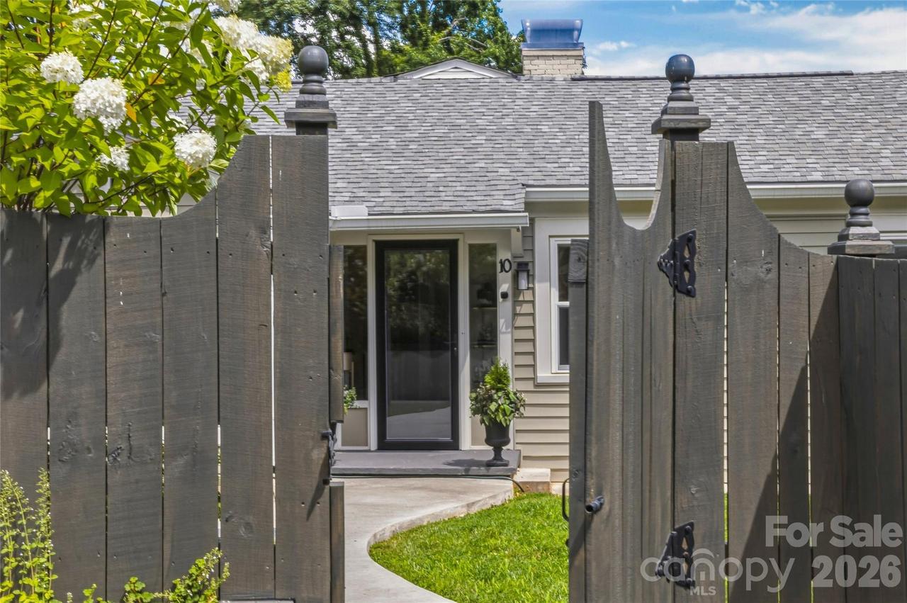 10 Springdale Rd., Asheville, NC 28805