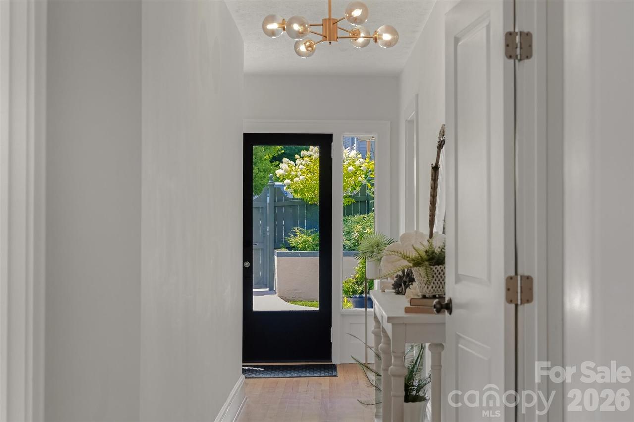 10 Springdale Rd., Asheville, NC 28805
