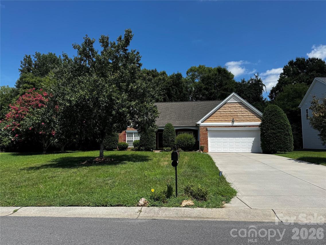 6111 Maple Leaf Ave., Harrisburg, NC 28075