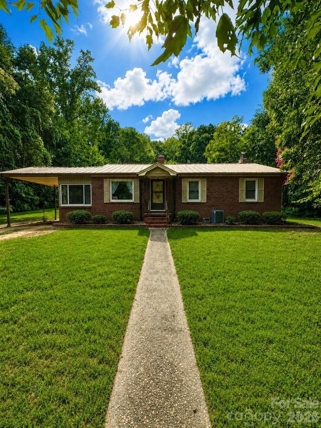 305 N Milford Dr., Salisbury, NC 28144
