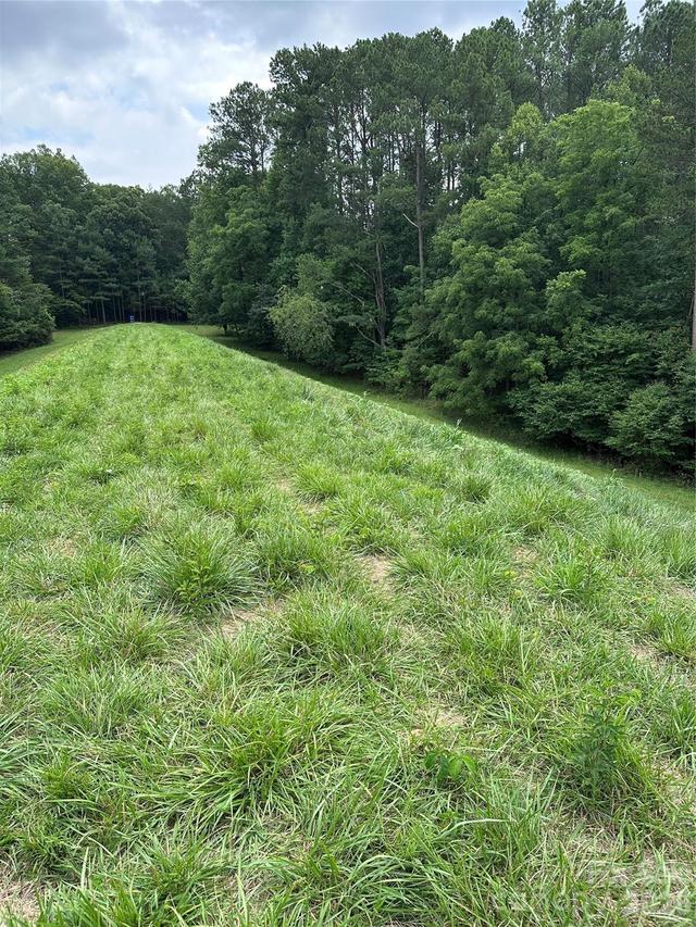 1000 Kingsway Dr., King, NC 27021