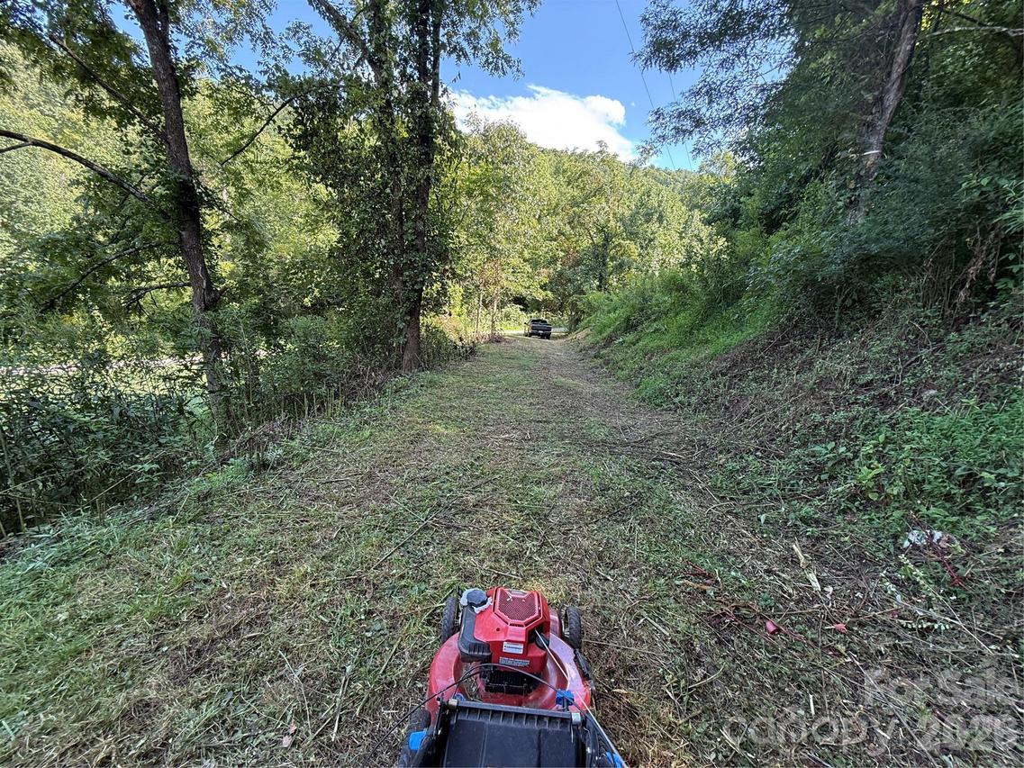 99999 Walking Horse Tr., Candler, NC 28715