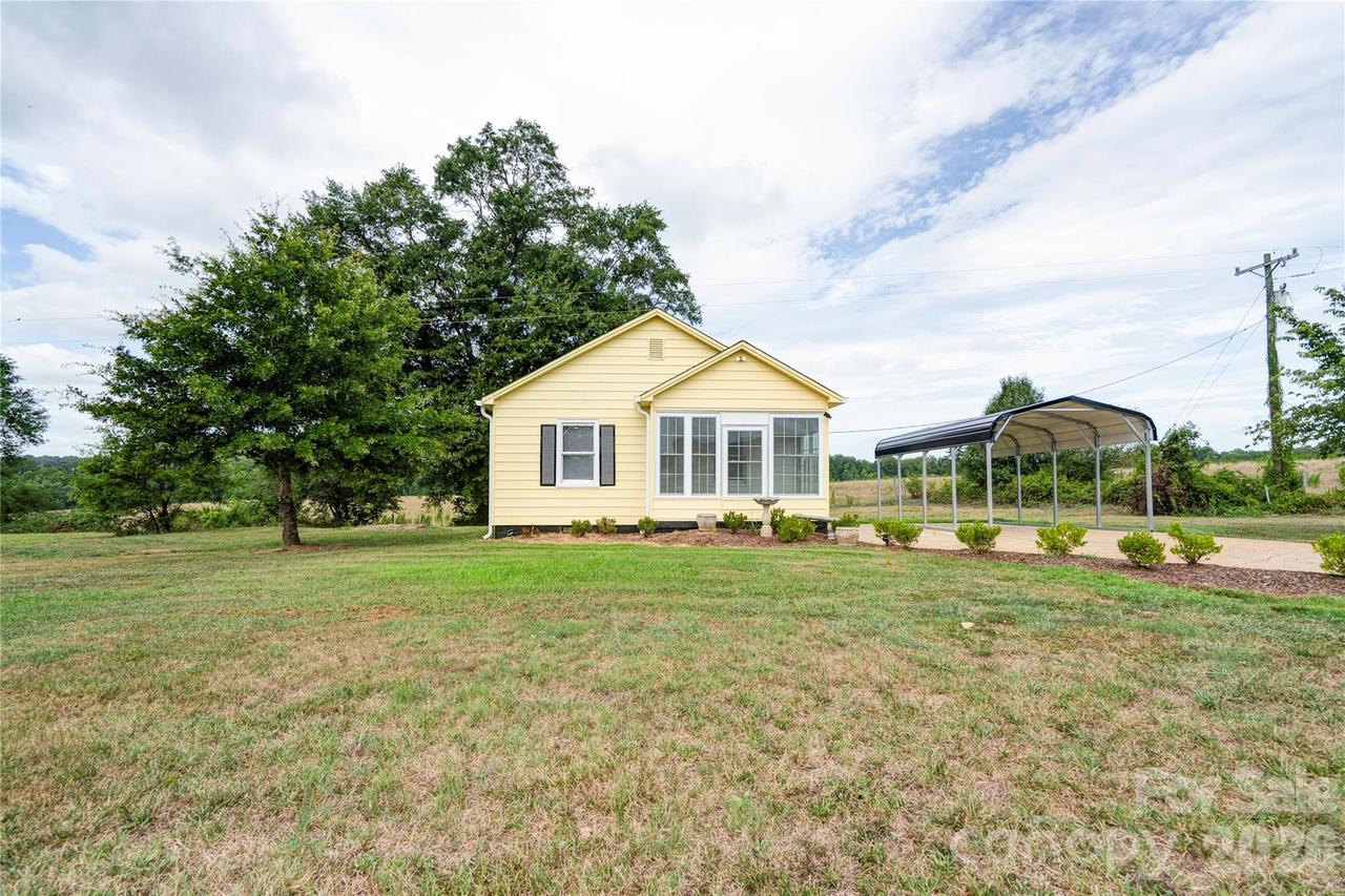 3837 Harris Creek Rd., Lawndale, NC 28090
