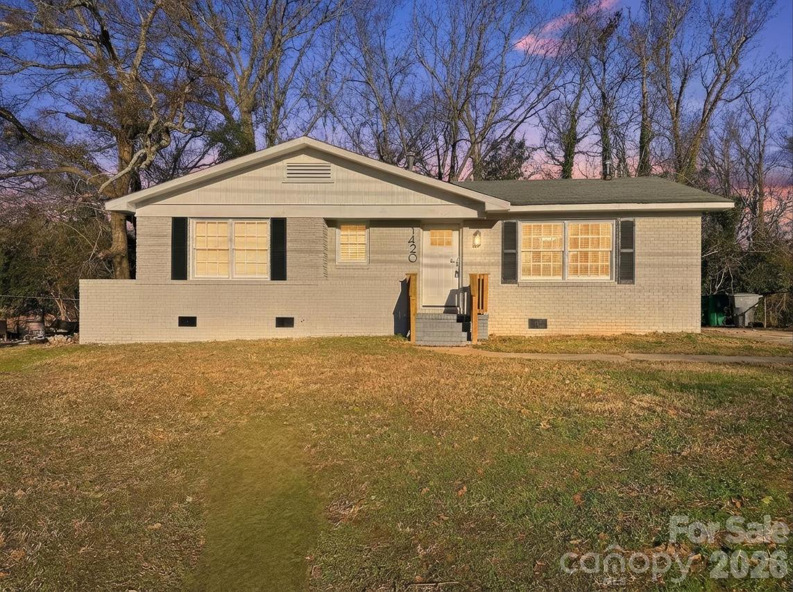 1420 Rollingwood Dr., Charlotte, NC 28217