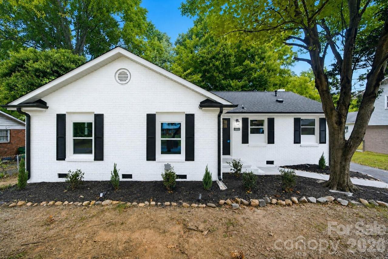 1453 Grovewood Dr., Charlotte, NC 28208
