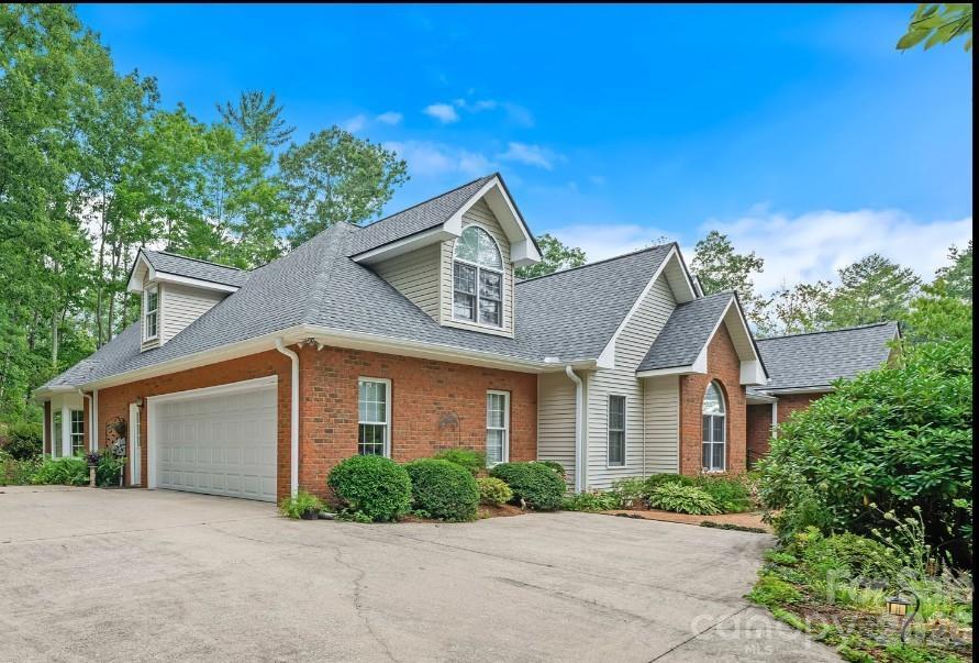 21 Four Oaks Dr., Arden, NC 28704