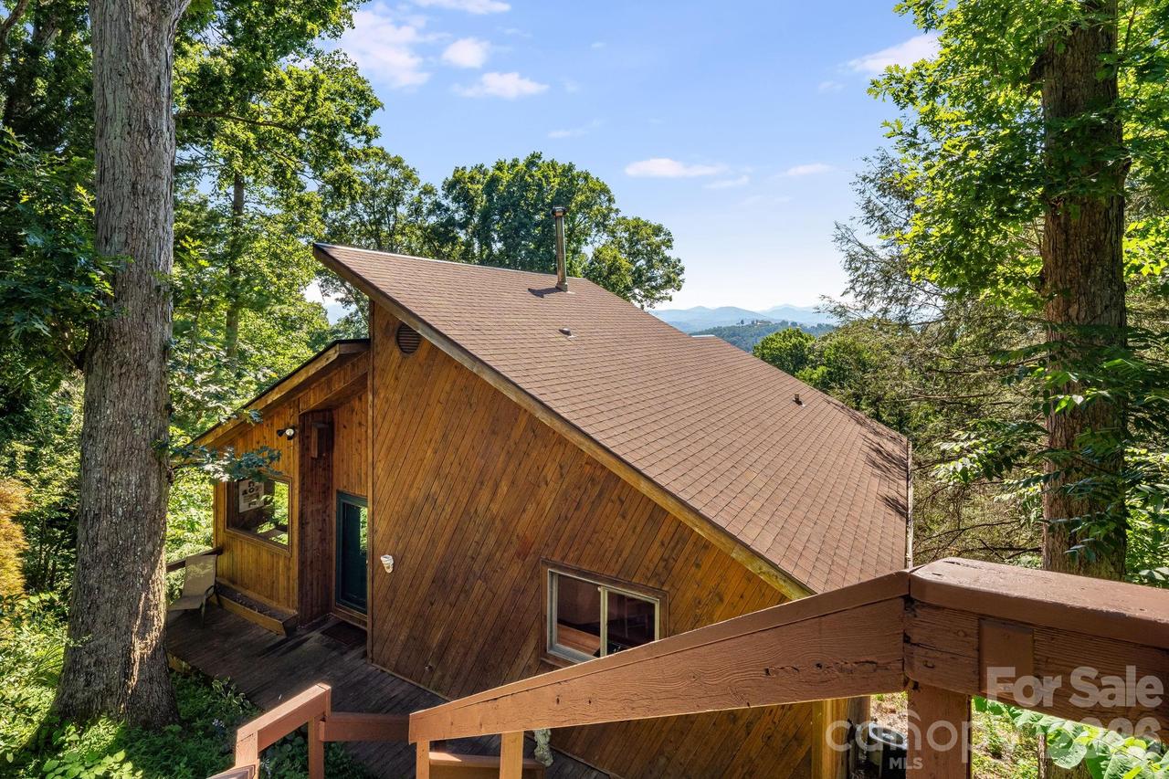 529 N Griffing Blvd., Asheville, NC 28804