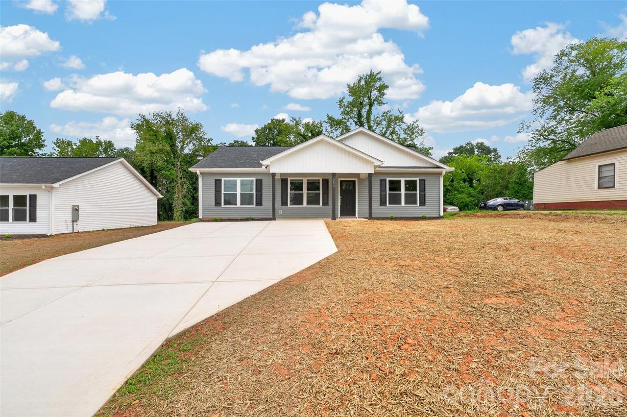 350 14th Ave., Hickory, NC 28602