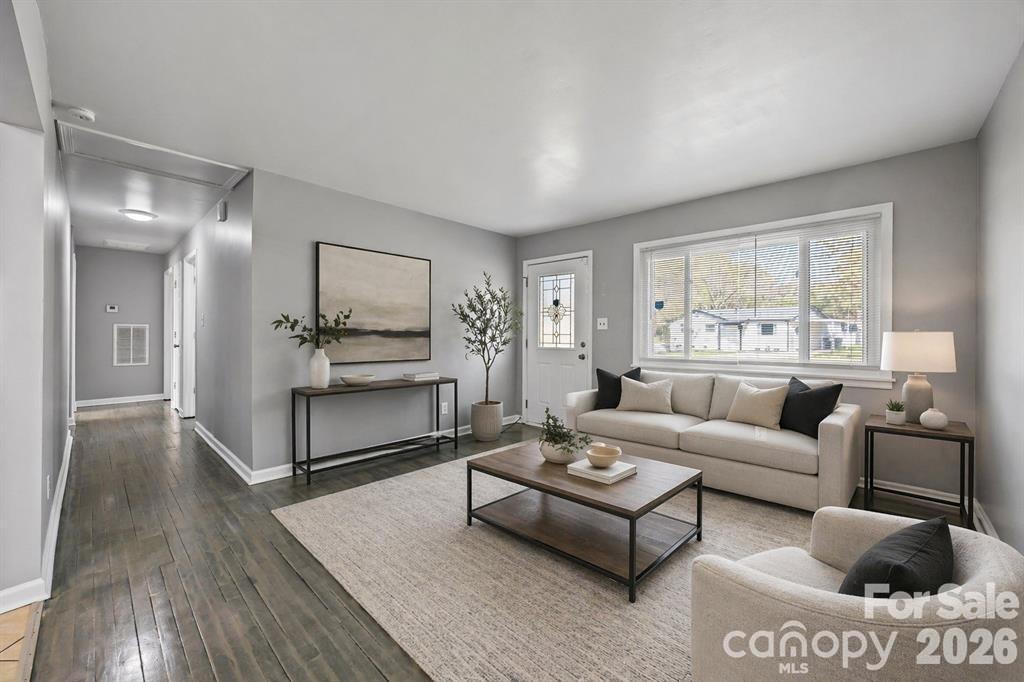 9300 Edgevale Dr., Charlotte, NC 28216
