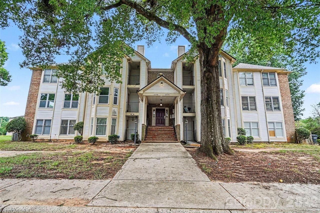 6260 Rosecroft Dr., Charlotte, NC 28215
