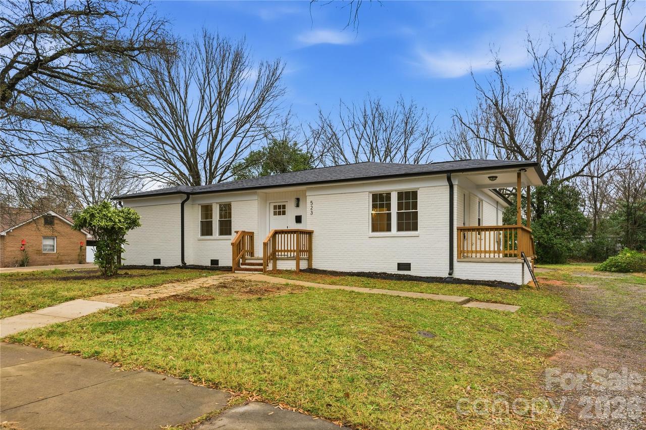523 Biltmore St., Mooresville, NC 28115