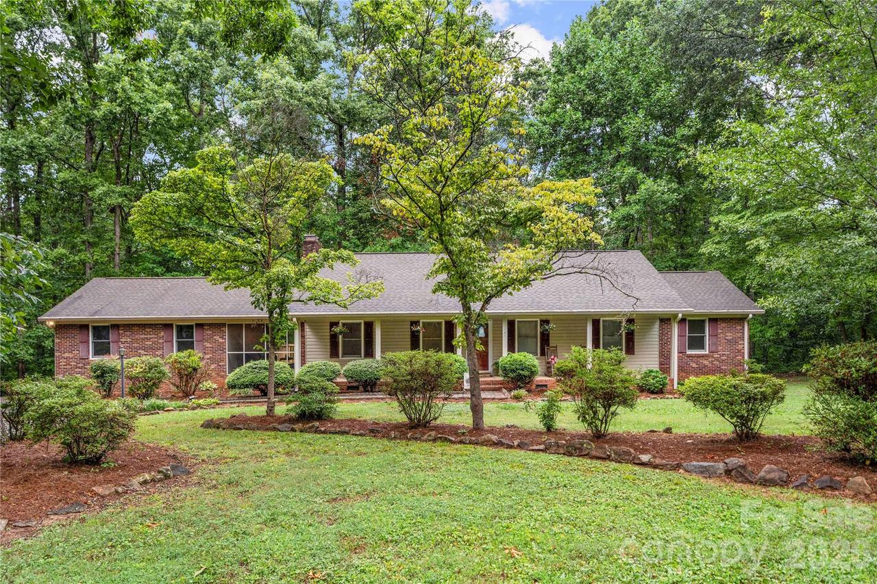 101 Magnolia Dr., Mount Holly, NC 28120