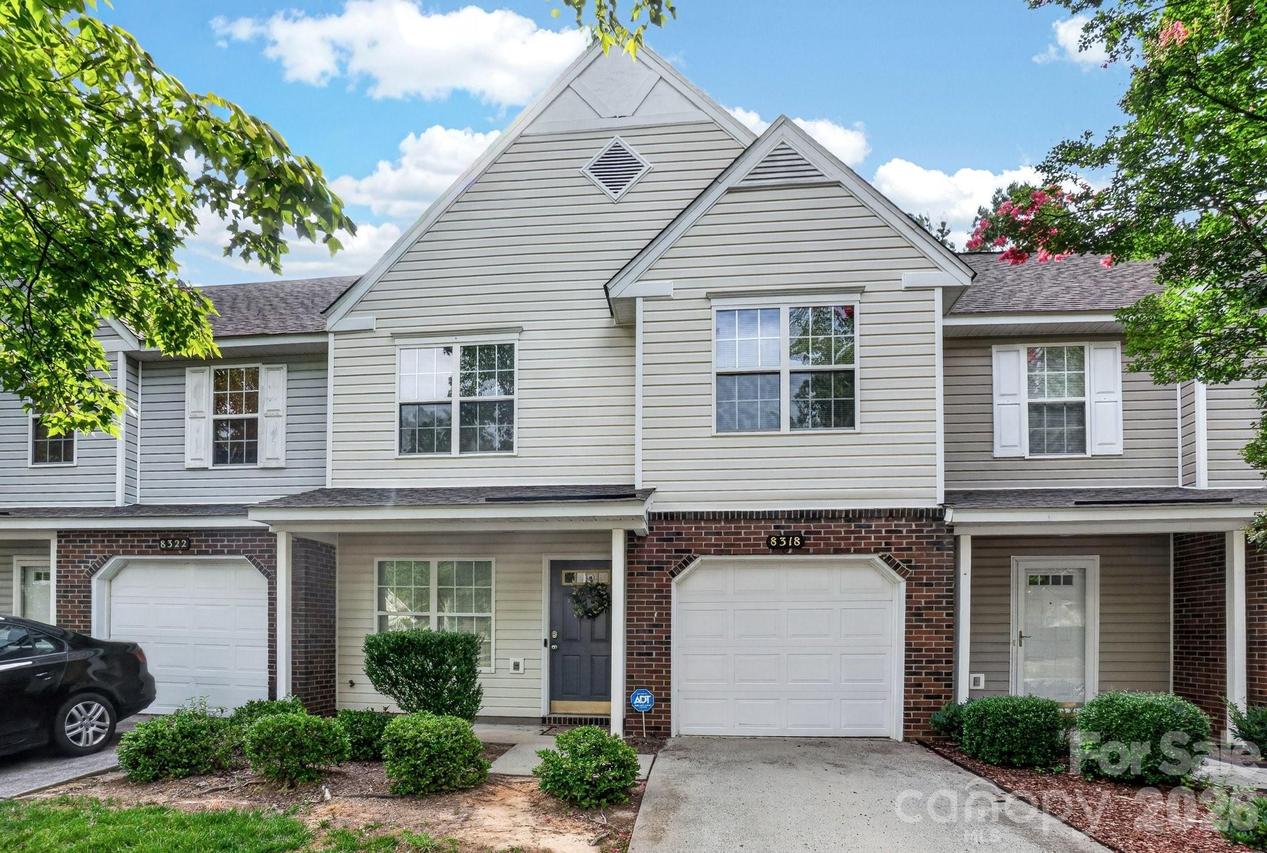 8318 Christmas Ct., Charlotte, NC 28216