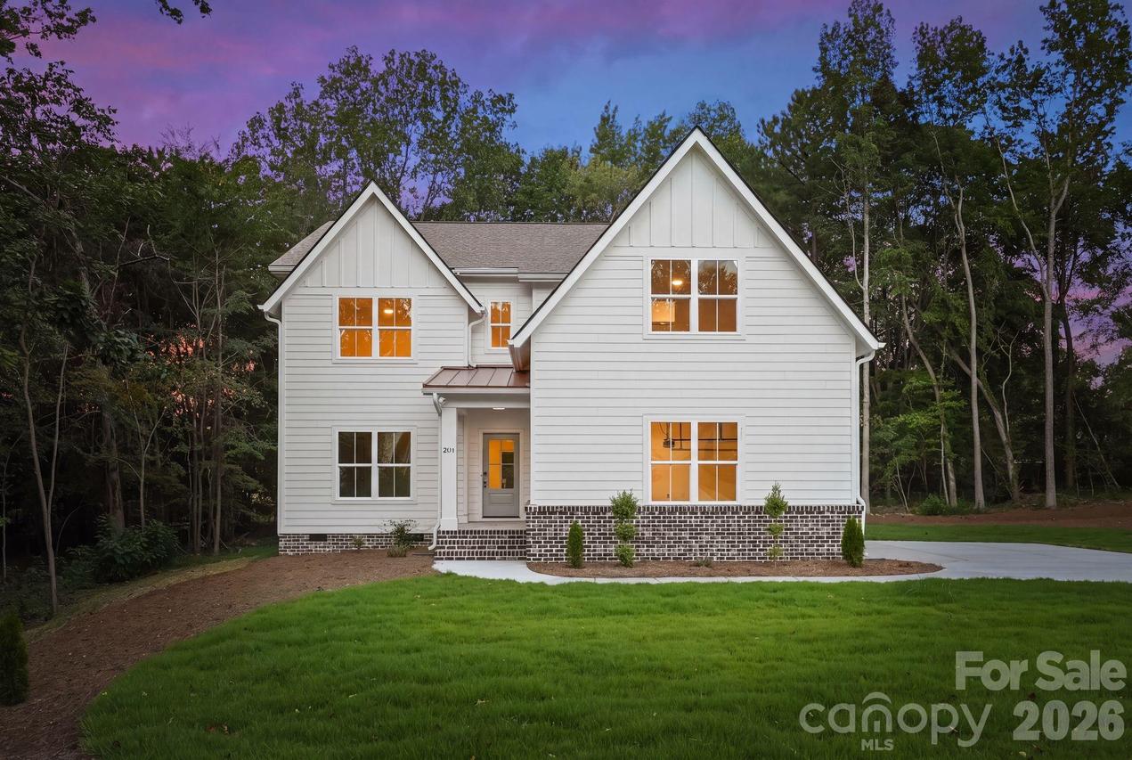 2311 Chateau Ct., Matthews, NC 28105