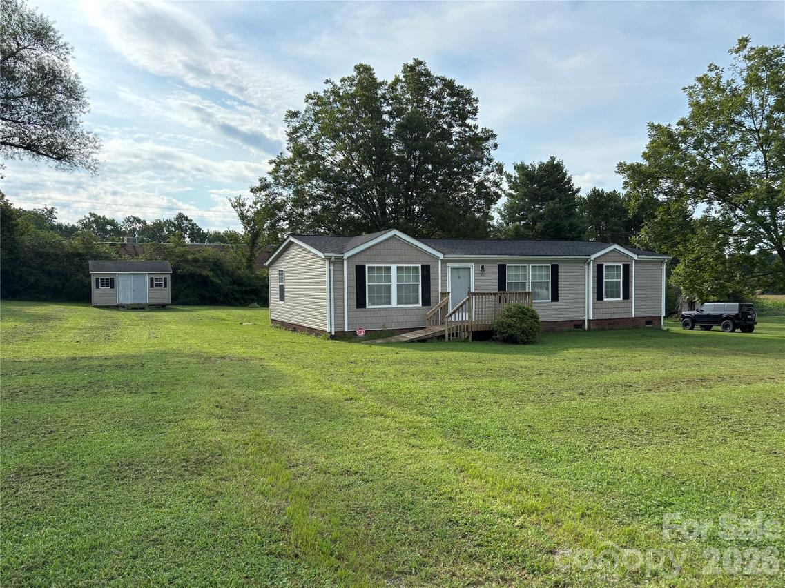 93 Ervin Ln., Hiddenite, NC 28636