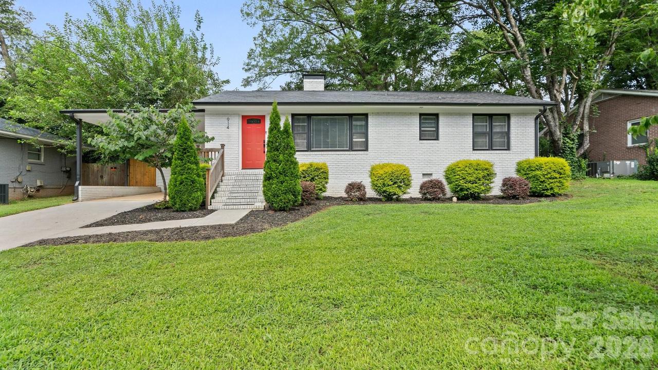 914 Crestmere St., Charlotte, NC 28208