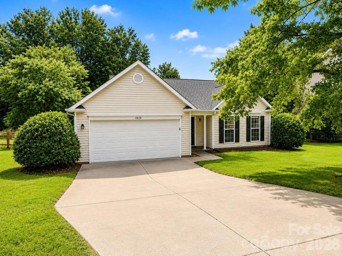 1828 Sugar Hollow Dr., Charlotte, NC 28214