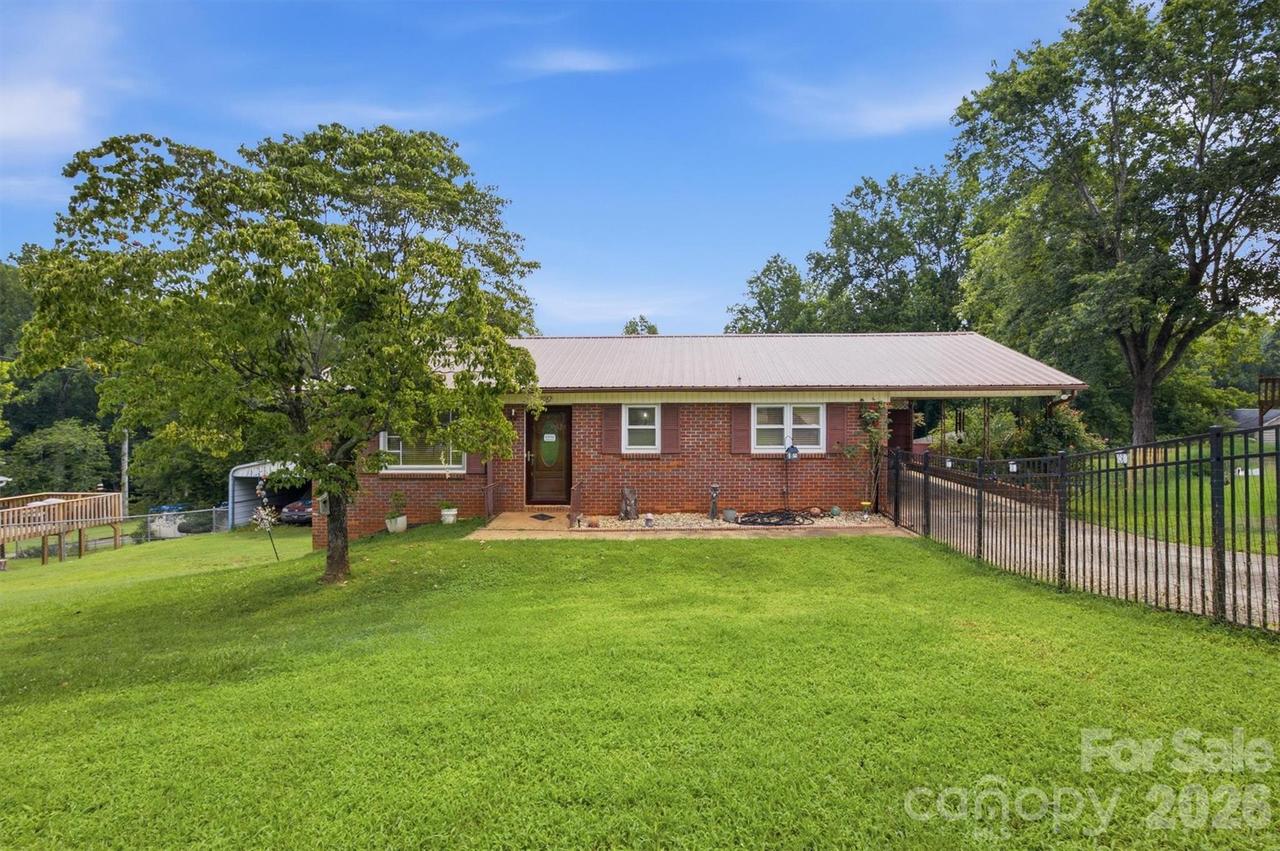 1082 Maple St., Granite Falls, NC 28630