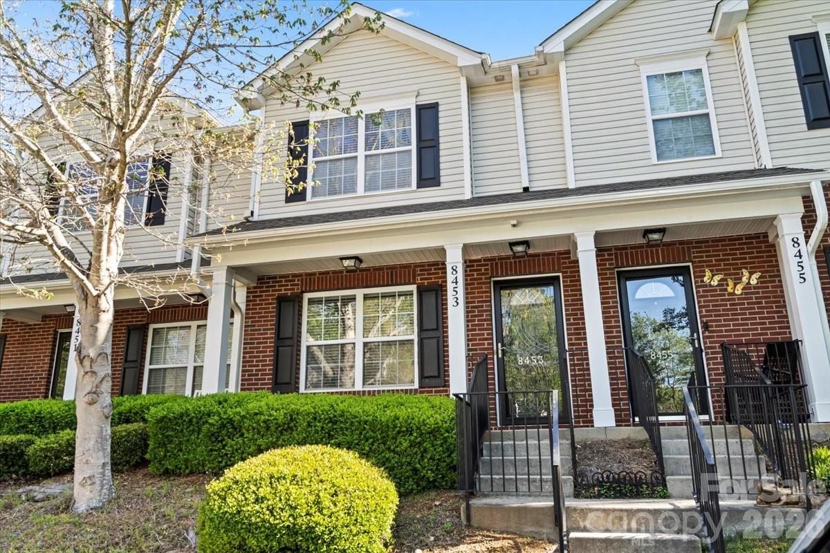 8453 Big Creek Ct., Charlotte, NC 28105
