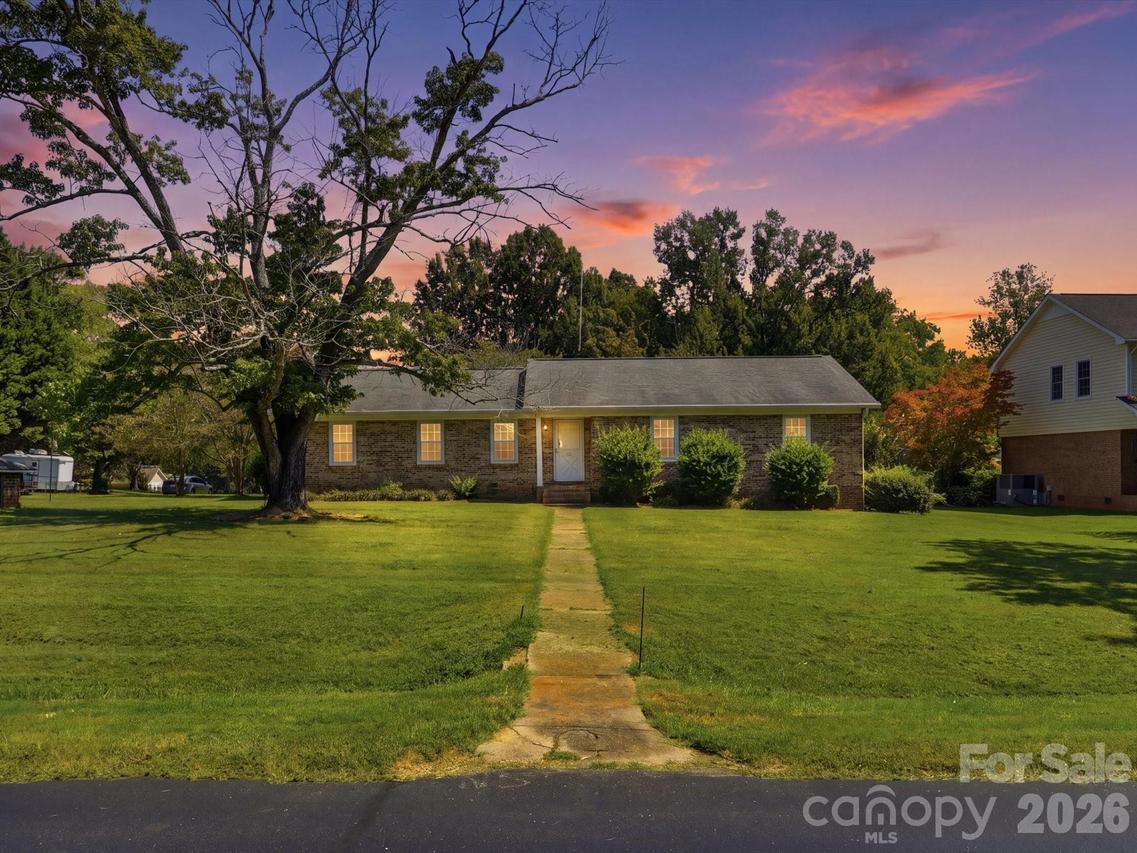14232 Springwater Dr., Matthews, NC 28105