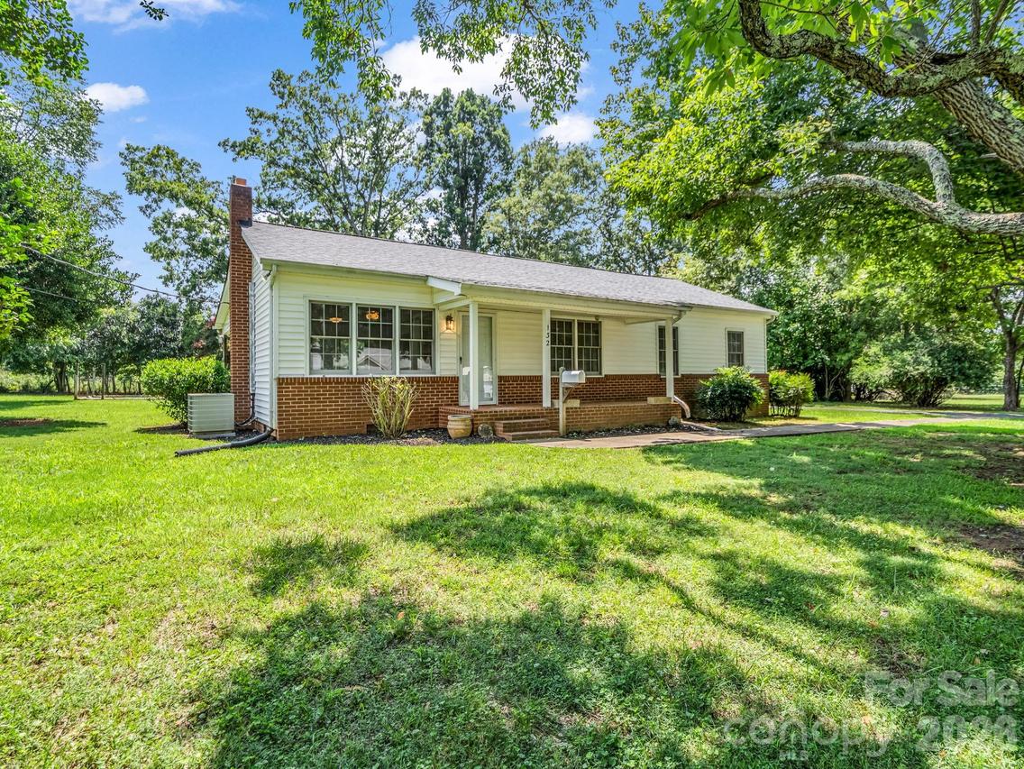 132 Valleyview Dr., Forest City, NC 28043