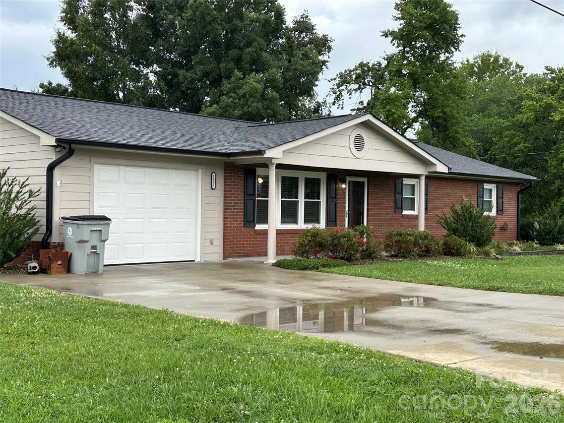 1807 Forest Hills Park, Lenoir, NC 28645
