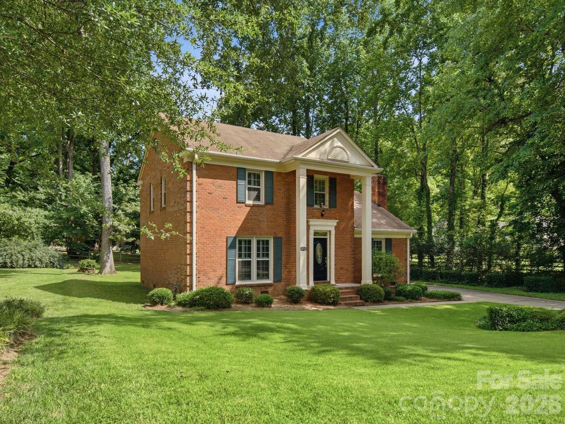 9732 Leeswood Ln., Matthews, NC 28105