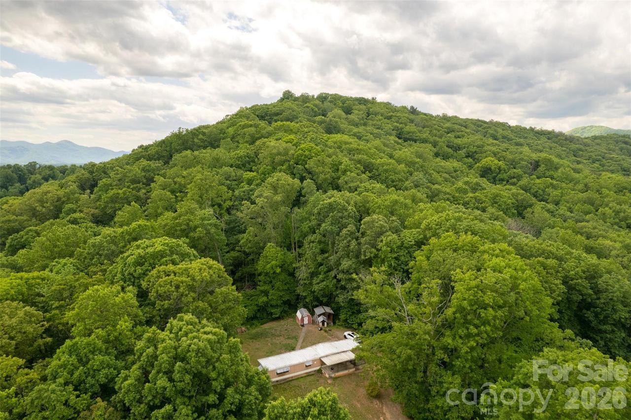 30 Gertrude Ln., Candler, NC 28715