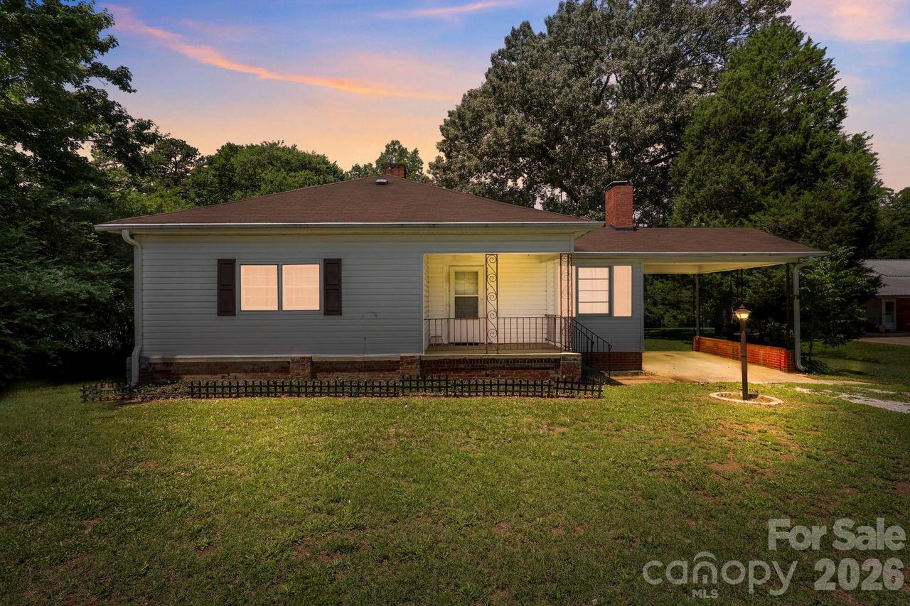 2747 Old Mocksville Rd., Salisbury, NC 28144
