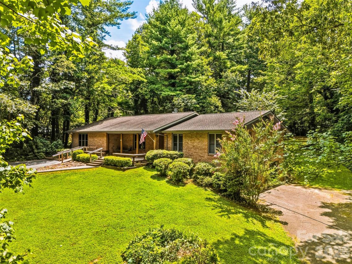 2526 Kanuga Rd., Hendersonville, NC 28739