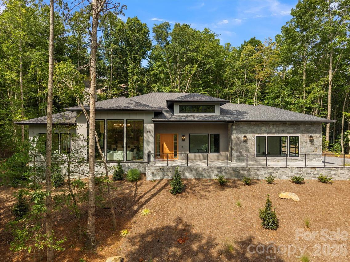 645 Walnut Valley Pkwy., Arden, NC 28704