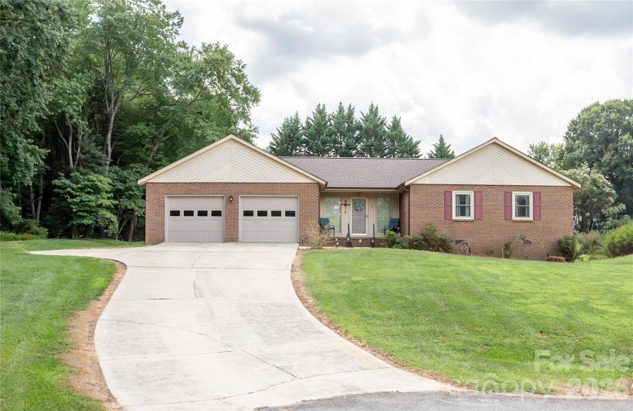 220 Sherwood Dr. #22, Taylorsville, NC 28681
