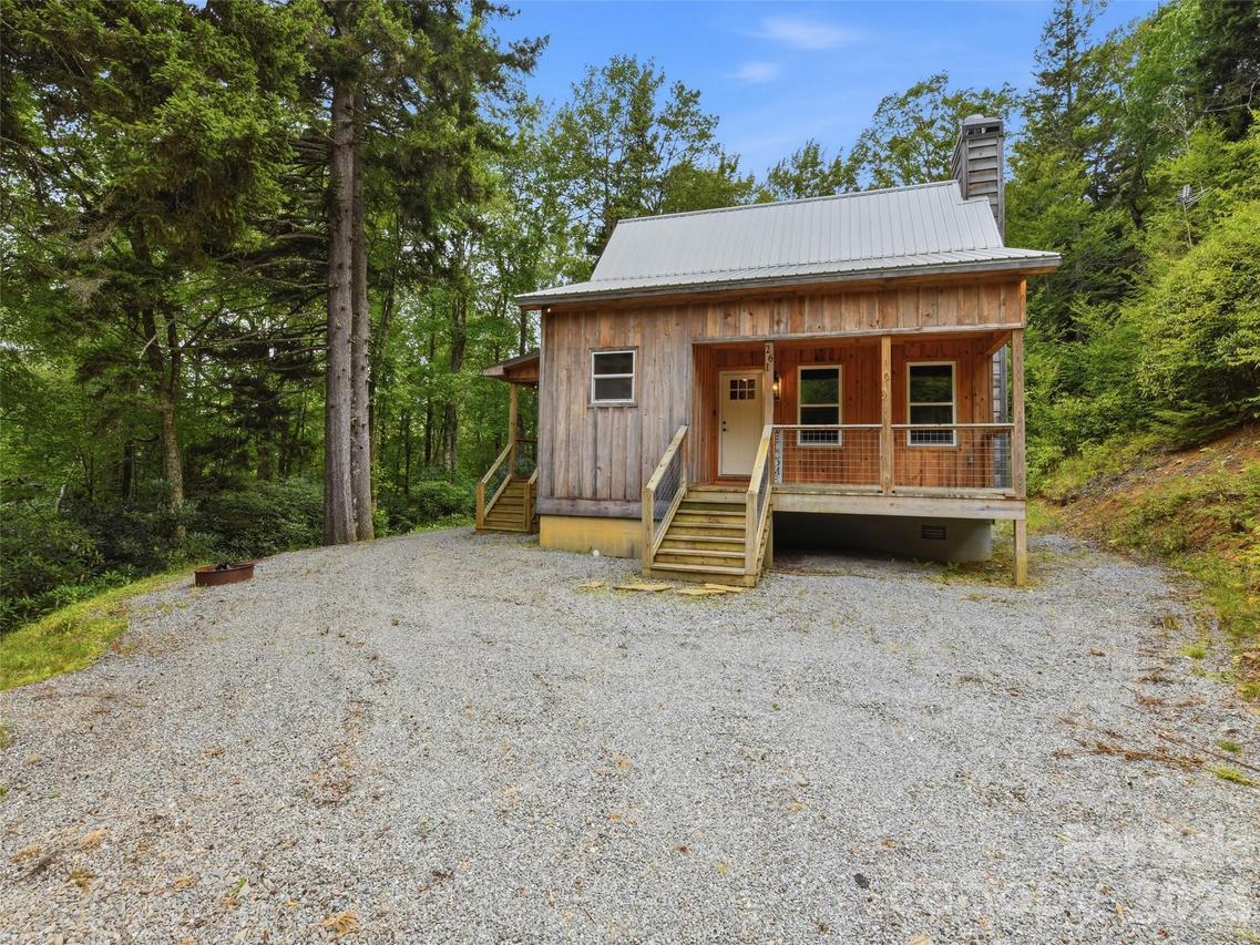261 Yonah Dr., Maggie Valley, NC 28751