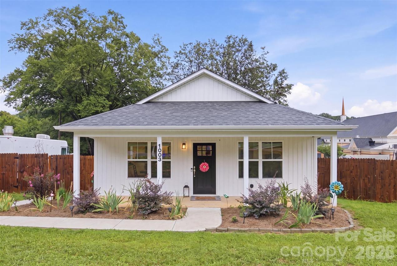 1003 Adams St., Statesville, NC 28677