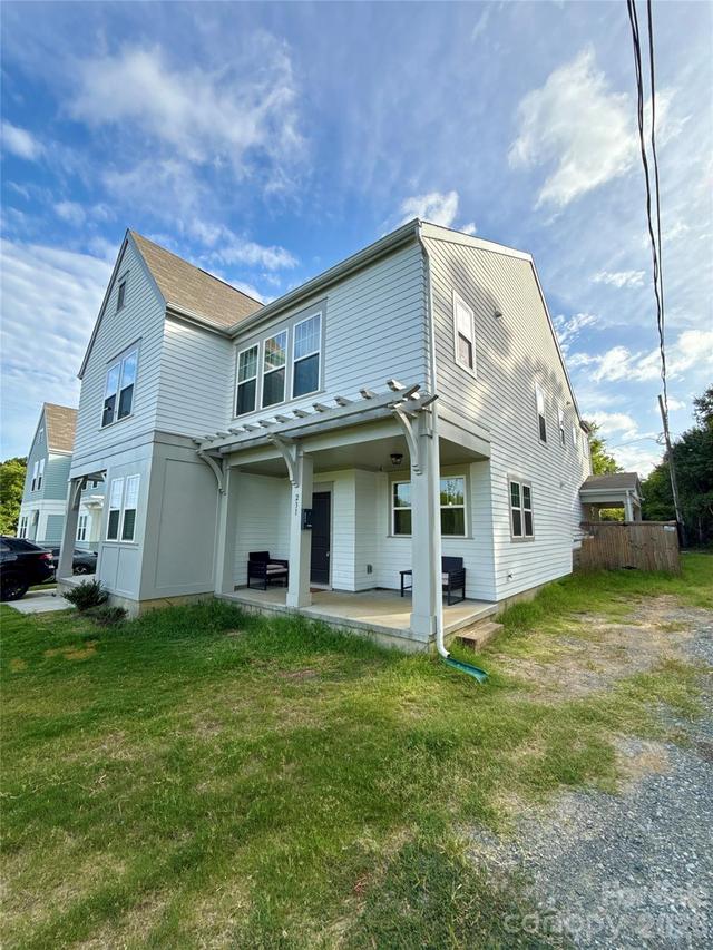 231 Hoskins Avenue Dr., Charlotte, NC 28208