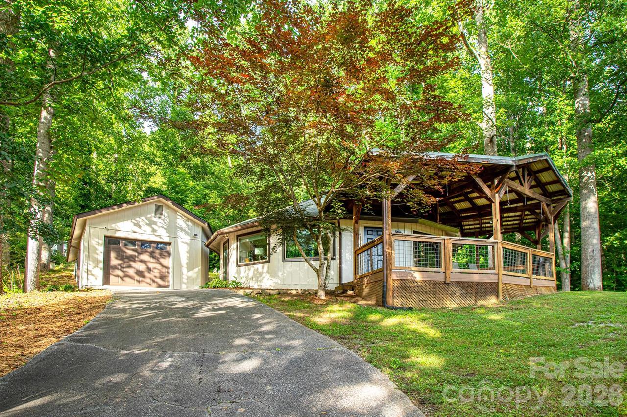 150 Freeman Knolls Dr. #6, Hendersonville, NC 28792