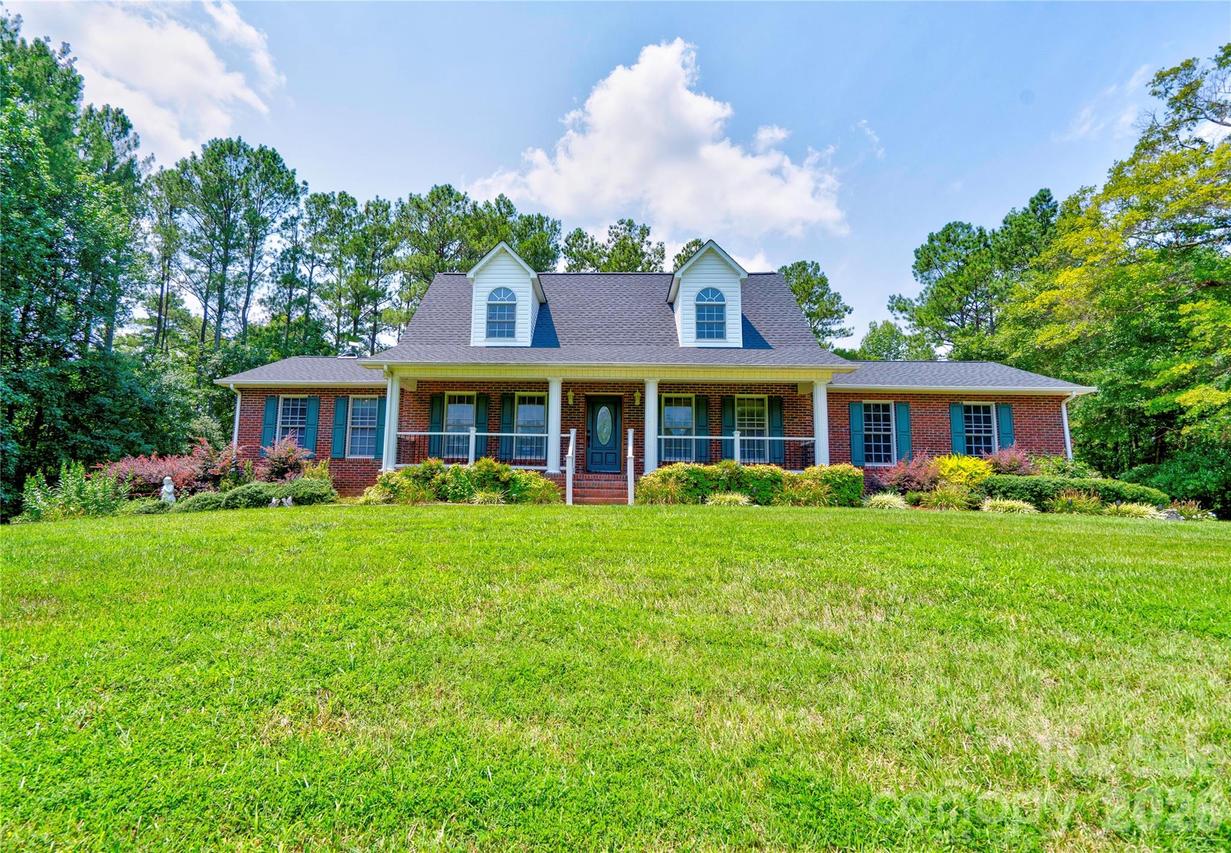 189 Hazelhurst Ln., Mooresboro, NC 28114