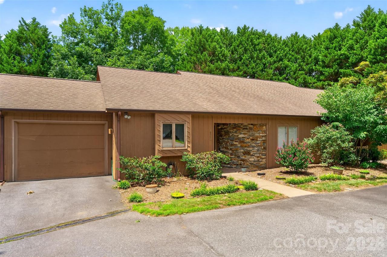 1736 12th St., Hickory, NC 28601