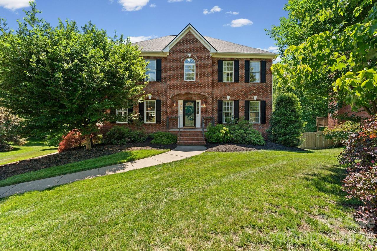 220 Lake Dale Ct., Clemmons, NC 27012