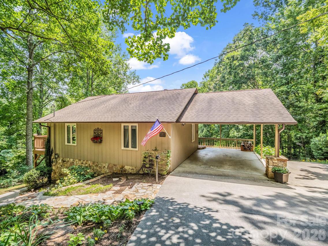12 Chippewa Tr., Black Mountain, NC 28711