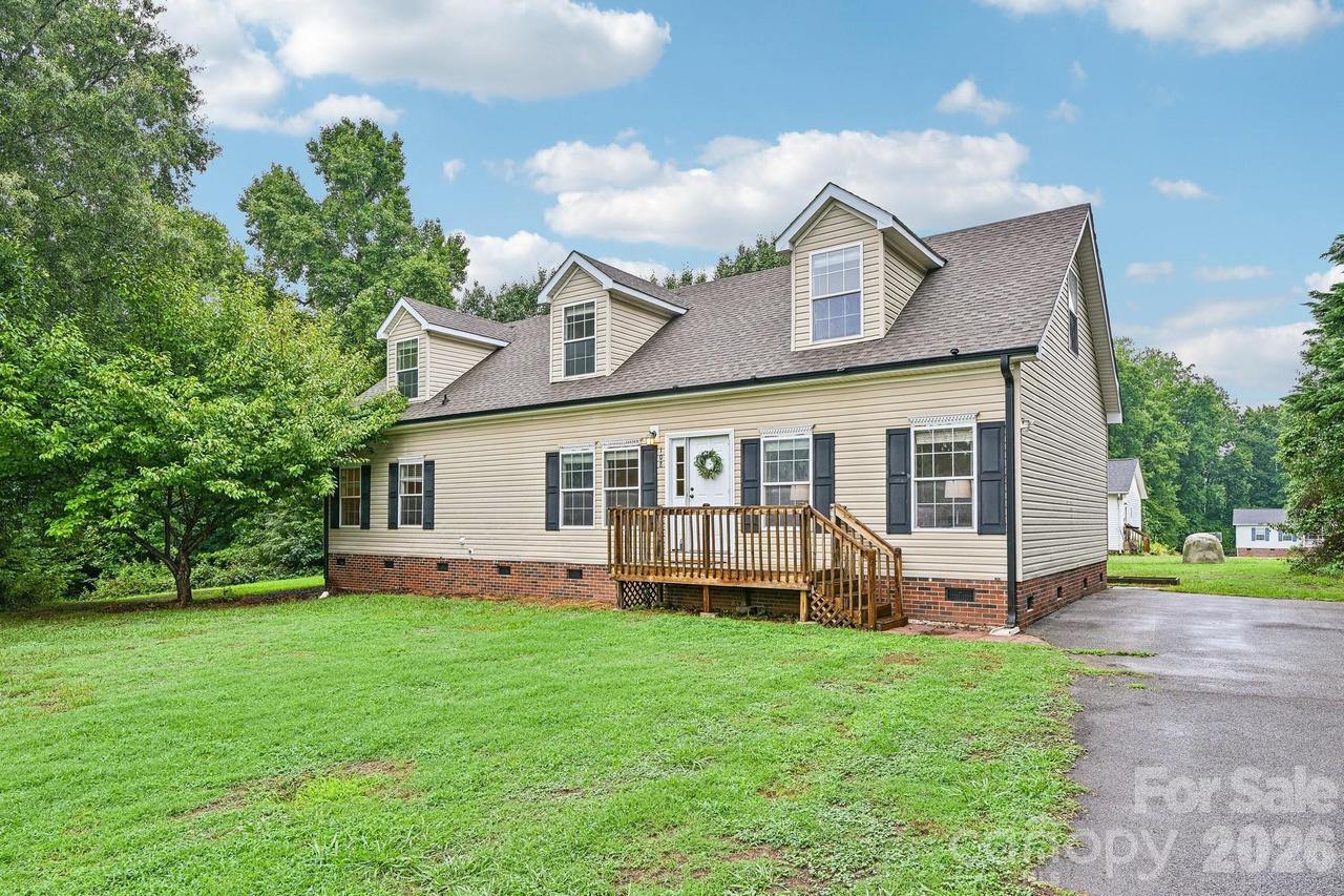 108 Grand Acres Ln., Maiden, NC 28650