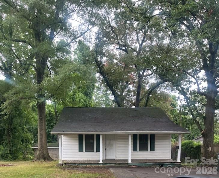 109 Carlton Dr., Cherryville, NC 28021