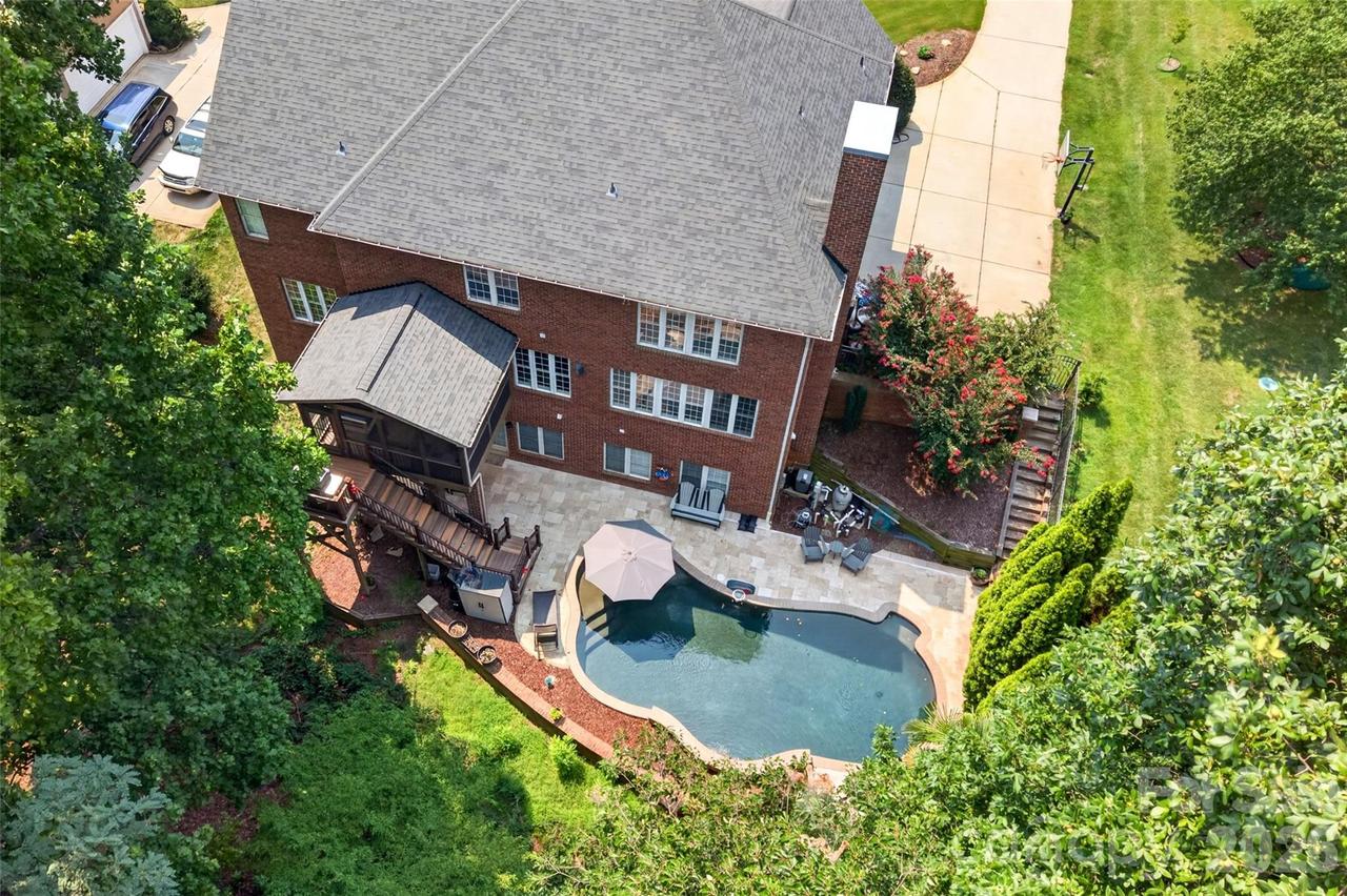 132 Parkside Ln., Mooresville, NC 28117