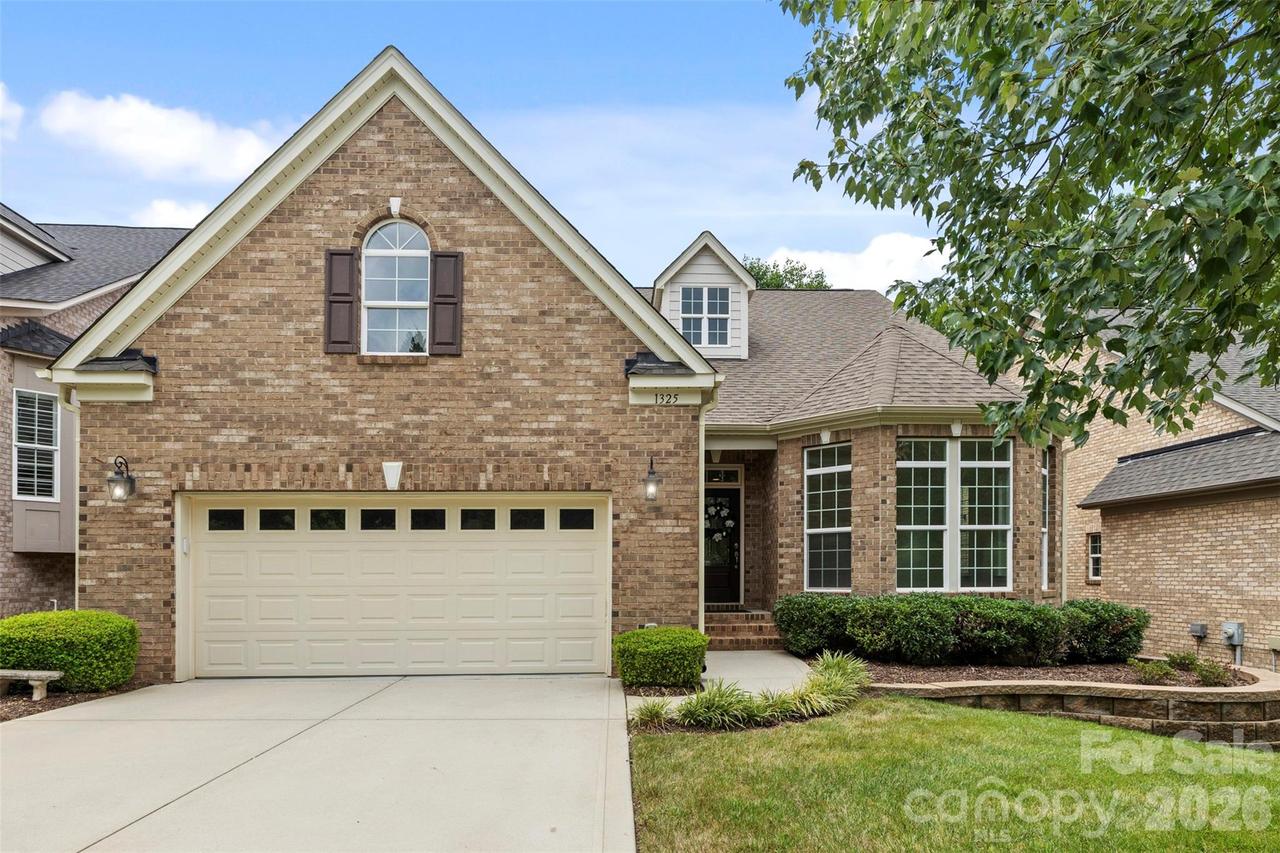 1325 Winged Foot Dr., Denver, NC 28037
