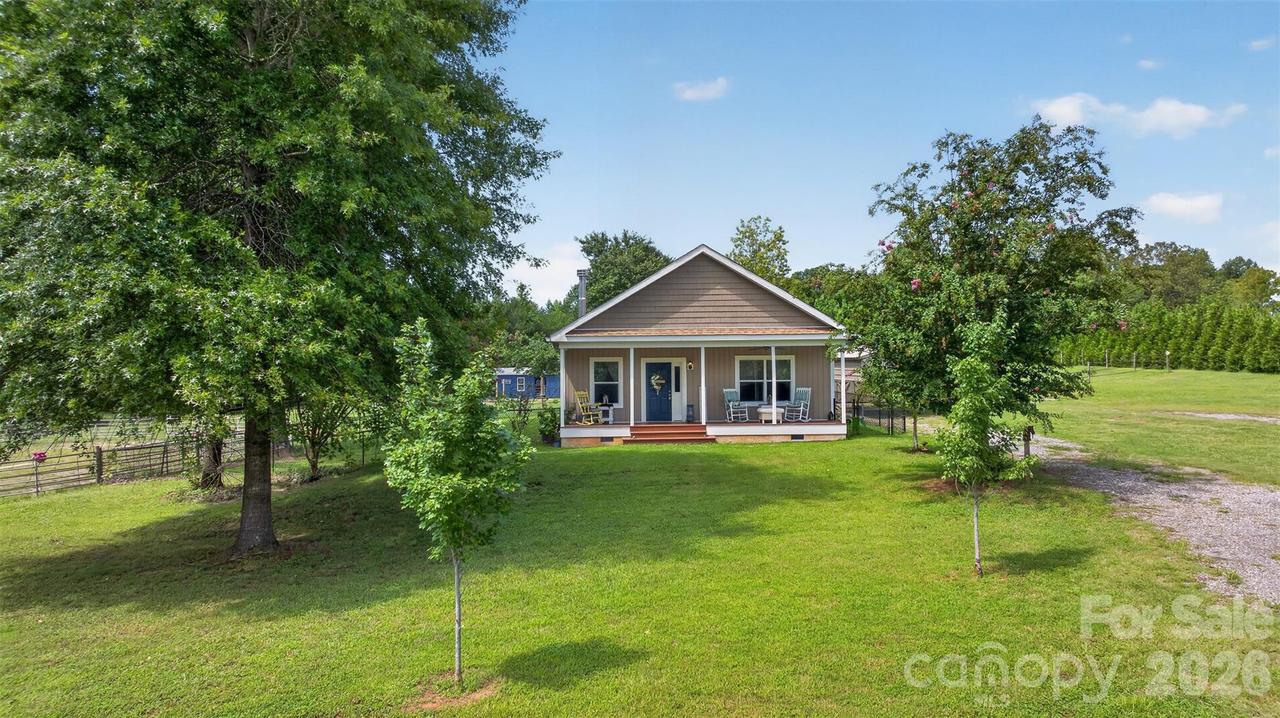 1568 John Smith Rd., Columbus, NC 28722