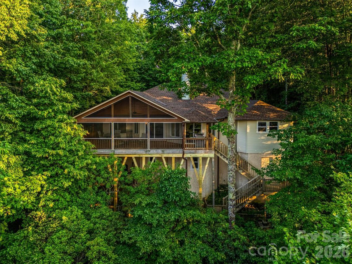 20 Adohi Ct., Brevard, NC 28712