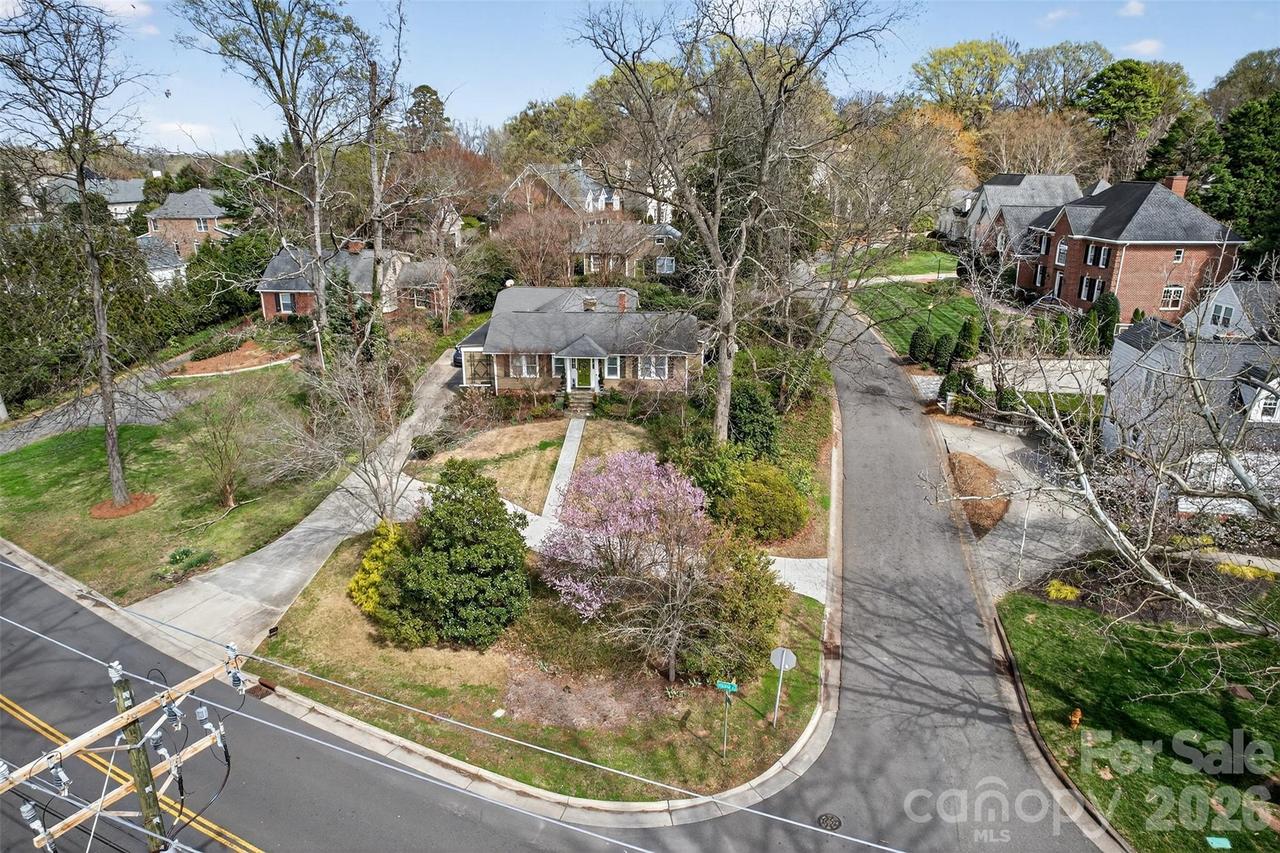 2527 Sharon Rd., Charlotte, NC 28211
