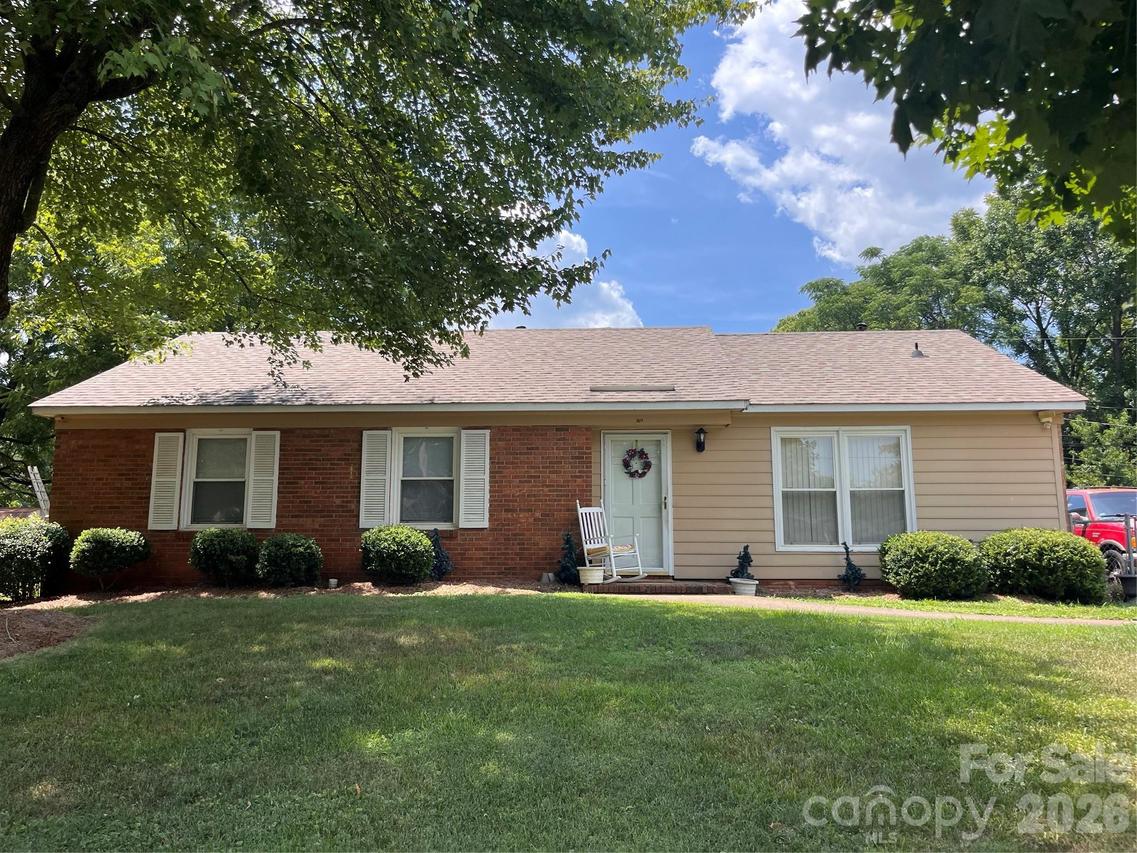 3611 Firestone Dr., Charlotte, NC 28216